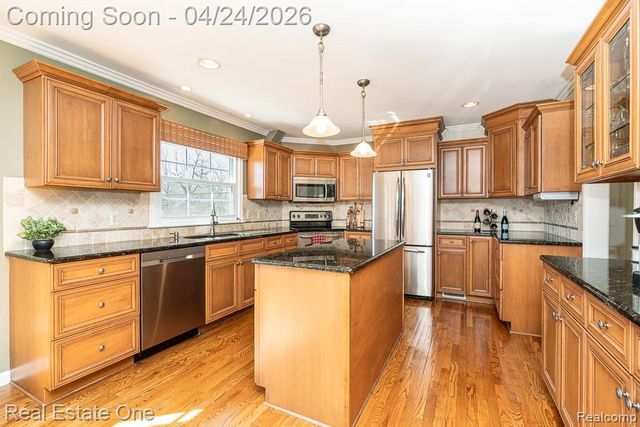 1841 Fair Oak Court, Rochester Hills, MI 48309