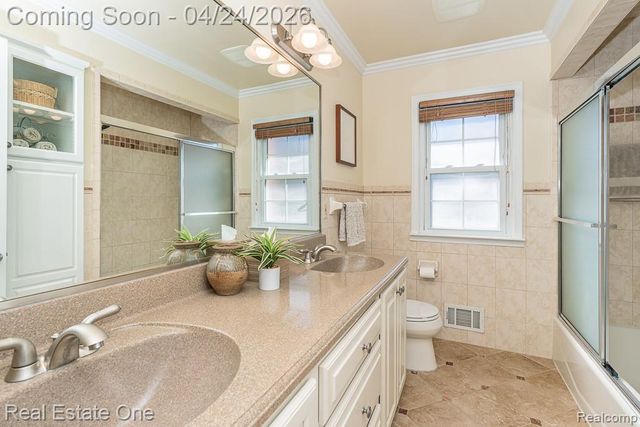 1841 Fair Oak Court, Rochester Hills, MI 48309