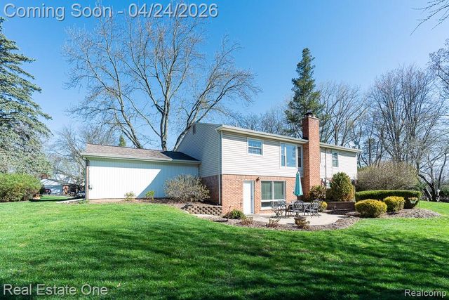 1841 Fair Oak Court, Rochester Hills, MI 48309