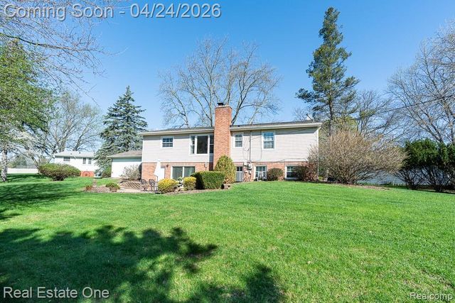 1841 Fair Oak Court, Rochester Hills, MI 48309