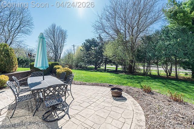 1841 Fair Oak Court, Rochester Hills, MI 48309
