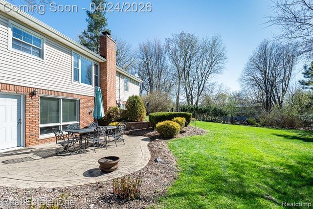 1841 Fair Oak Court, Rochester Hills, MI 48309