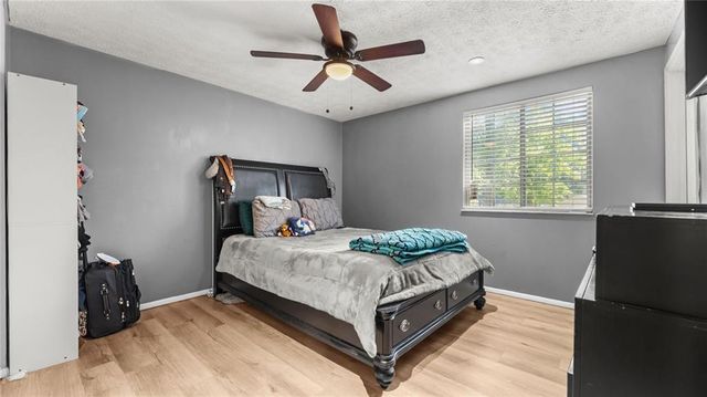 5172 Scarbrough Trail W, Stone Mountain, GA 30088