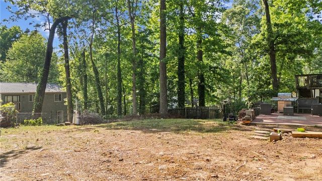 5172 Scarbrough Trail W, Stone Mountain, GA 30088