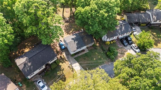 5172 Scarbrough Trail W, Stone Mountain, GA 30088