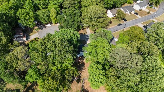 5172 Scarbrough Trail W, Stone Mountain, GA 30088