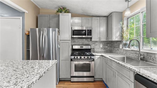 5172 Scarbrough Trail W, Stone Mountain, GA 30088