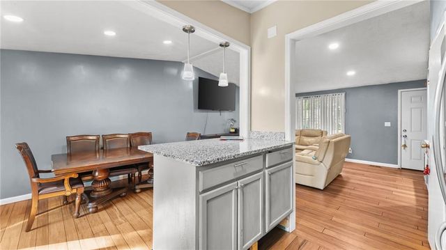 5172 Scarbrough Trail W, Stone Mountain, GA 30088
