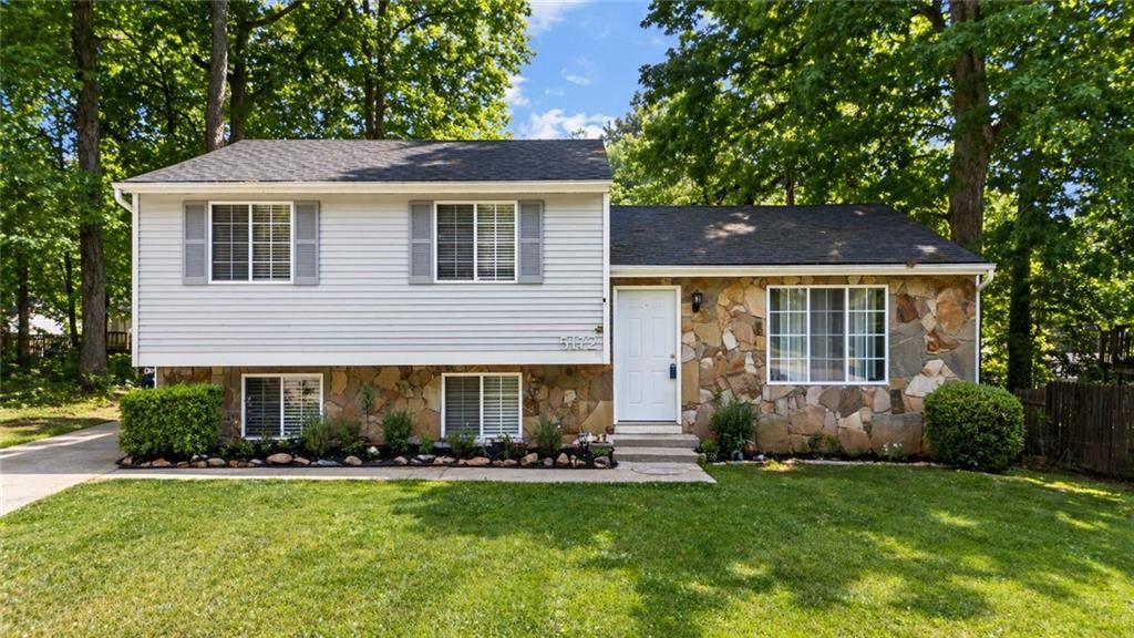 5172 Scarbrough Trail W, Stone Mountain, GA 30088