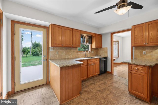 806 LAMBS RD, Mullica Hill, NJ 08062