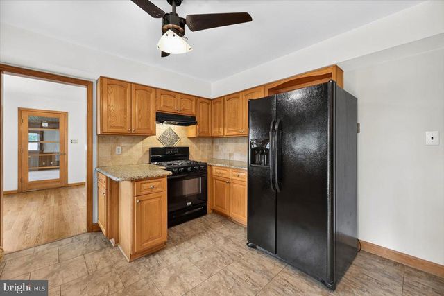 806 LAMBS RD, Mullica Hill, NJ 08062