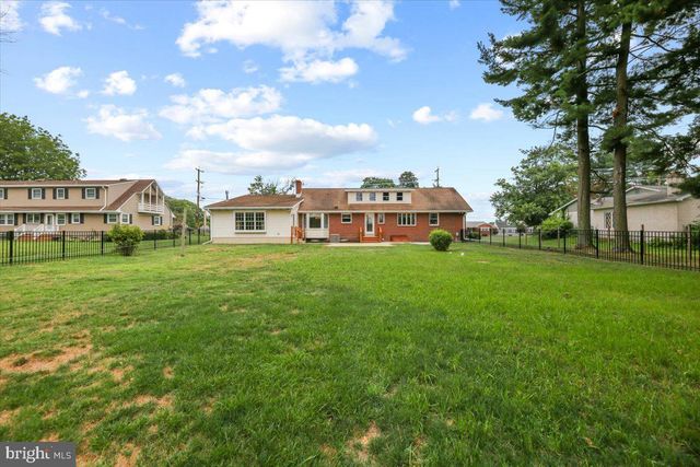 806 LAMBS RD, Mullica Hill, NJ 08062