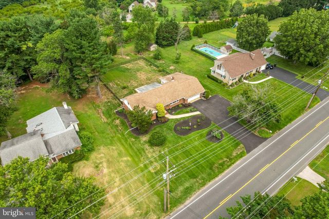 806 LAMBS RD, Mullica Hill, NJ 08062