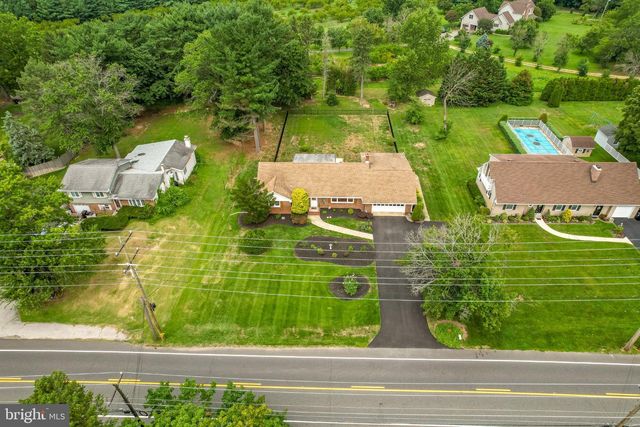 806 LAMBS RD, Mullica Hill, NJ 08062