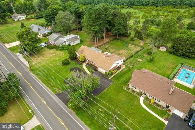 806 LAMBS RD, Mullica Hill, NJ 08062