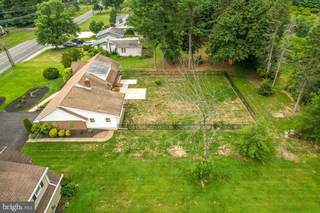 806 LAMBS RD, Mullica Hill, NJ 08062