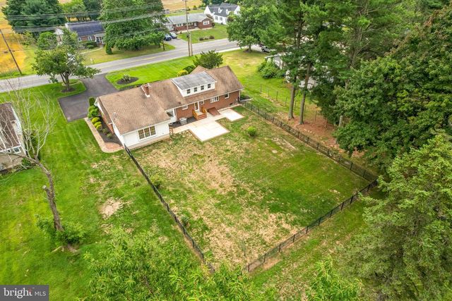 806 LAMBS RD, Mullica Hill, NJ 08062