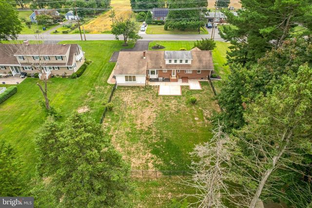 806 LAMBS RD, Mullica Hill, NJ 08062