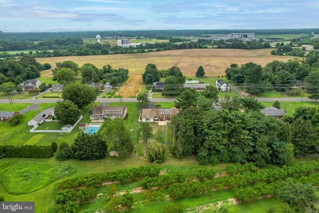806 LAMBS RD, Mullica Hill, NJ 08062