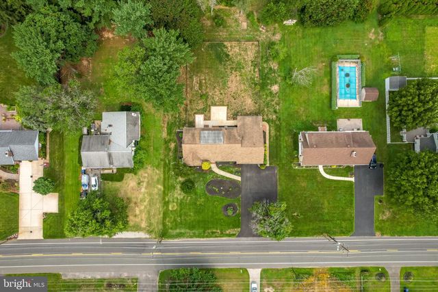 806 LAMBS RD, Mullica Hill, NJ 08062