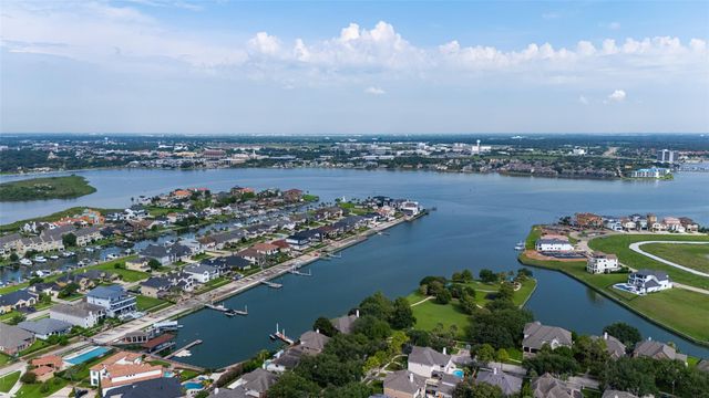 2383 Indigo Harbour Lane, League City, TX 77573