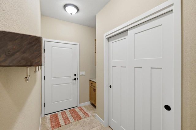 2832 No Oaks Ridge, Fitchburg, WI 53711