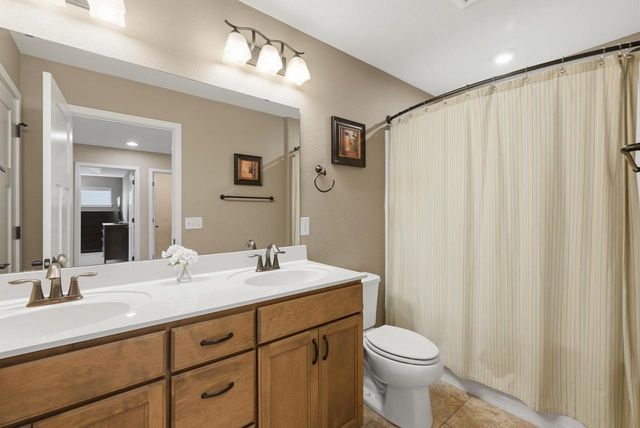 2832 No Oaks Ridge, Fitchburg, WI 53711