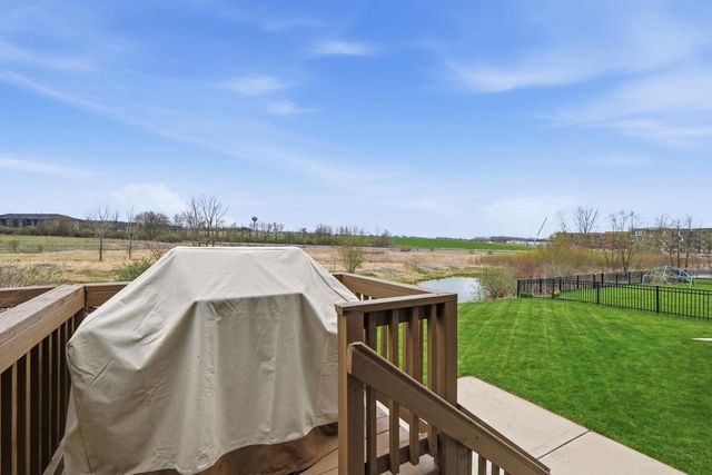 2832 No Oaks Ridge, Fitchburg, WI 53711