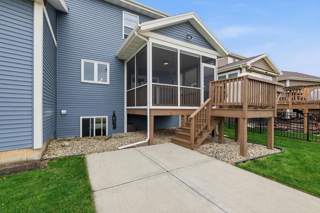 2832 No Oaks Ridge, Fitchburg, WI 53711