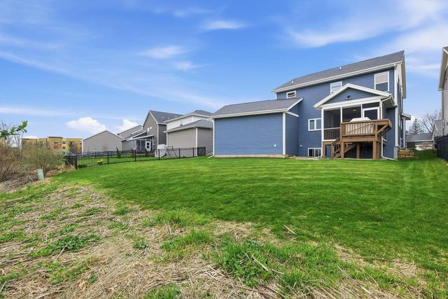 2832 No Oaks Ridge, Fitchburg, WI 53711