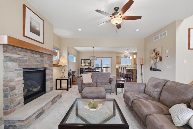 2832 No Oaks Ridge, Fitchburg, WI 53711