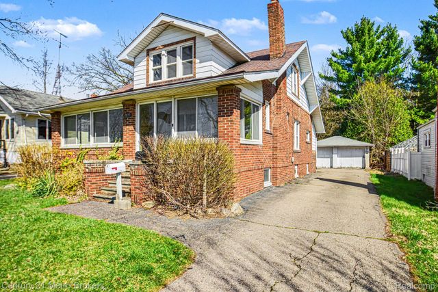 1800 W Genesee Street, Lapeer, MI 48446