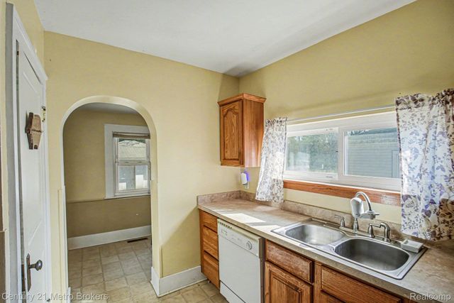 1800 W Genesee Street, Lapeer, MI 48446