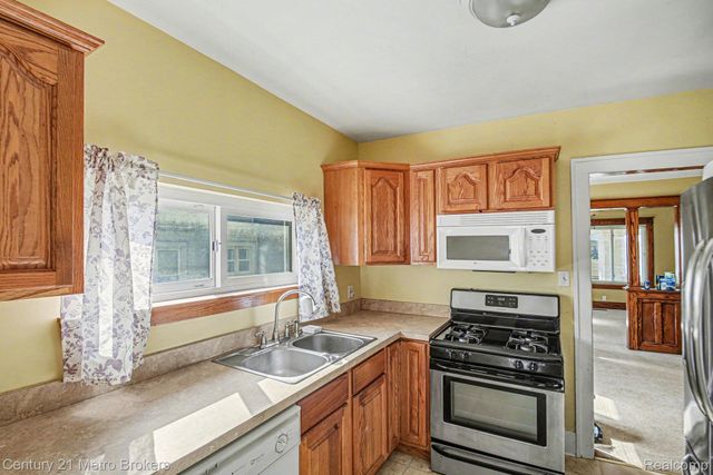 1800 W Genesee Street, Lapeer, MI 48446