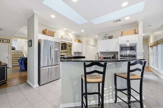 1 Oak Creek Dr, Hilton Head Island, SC 29928