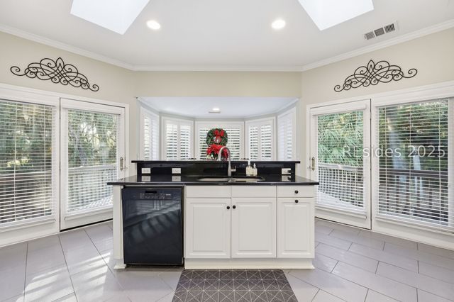 1 Oak Creek Dr, Hilton Head Island, SC 29928