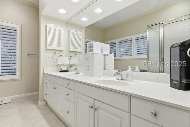 1 Oak Creek Dr, Hilton Head Island, SC 29928