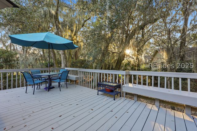 1 Oak Creek Dr, Hilton Head Island, SC 29928
