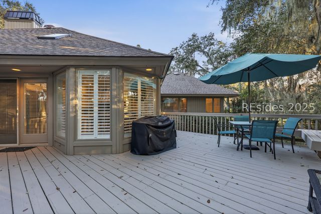 1 Oak Creek Dr, Hilton Head Island, SC 29928