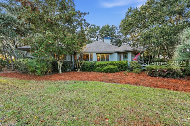 1 Oak Creek Dr, Hilton Head Island, SC 29928