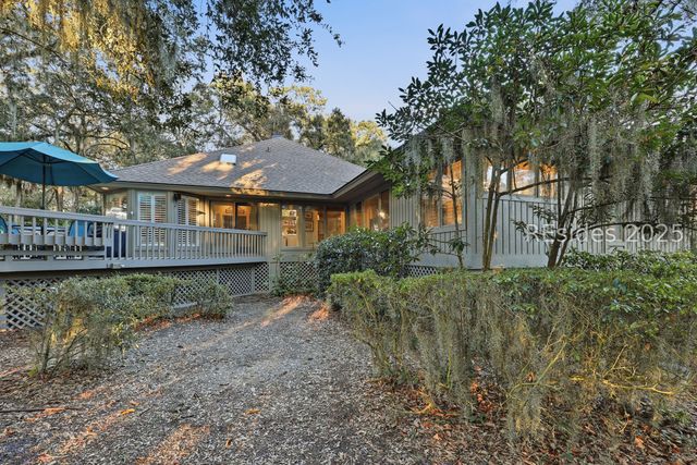 1 Oak Creek Dr, Hilton Head Island, SC 29928