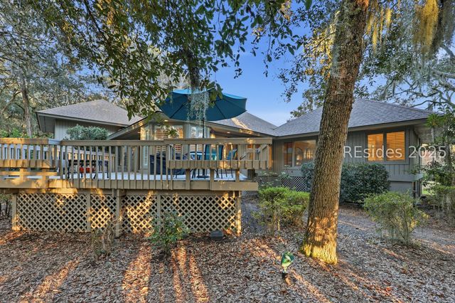 1 Oak Creek Dr, Hilton Head Island, SC 29928