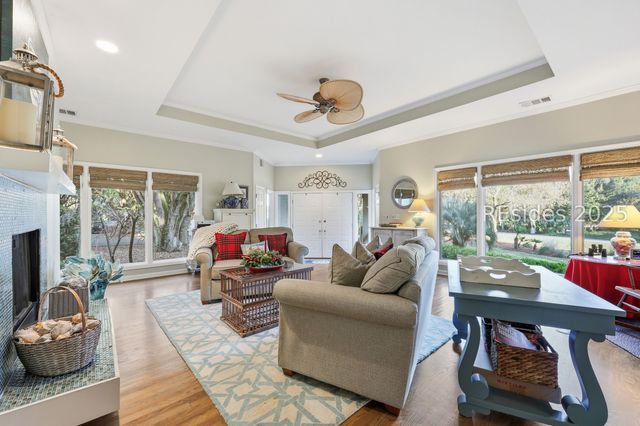 1 Oak Creek Dr, Hilton Head Island, SC 29928