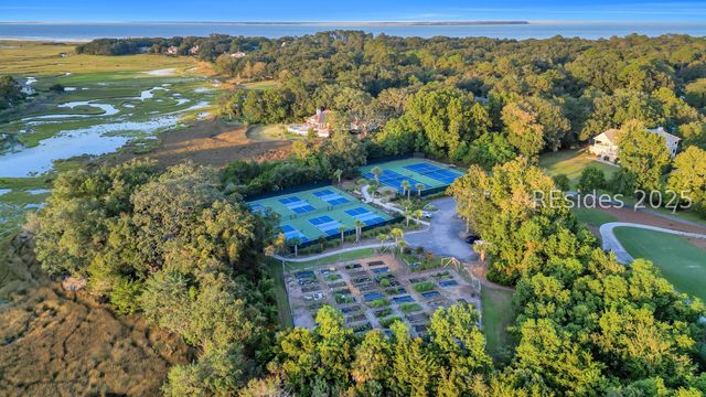 1 Oak Creek Dr, Hilton Head Island, SC 29928