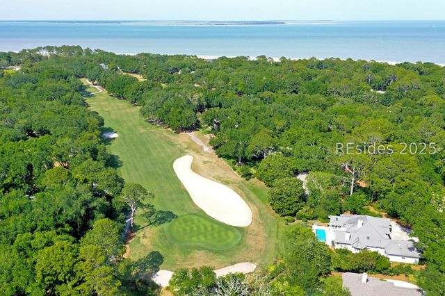 1 Oak Creek Dr, Hilton Head Island, SC 29928