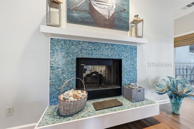 1 Oak Creek Dr, Hilton Head Island, SC 29928