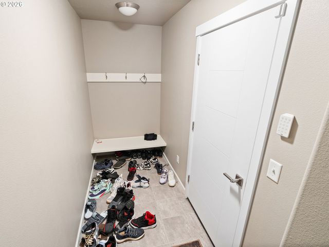 18394 Sw ANNAMAE Ln, Beaverton, OR 97003