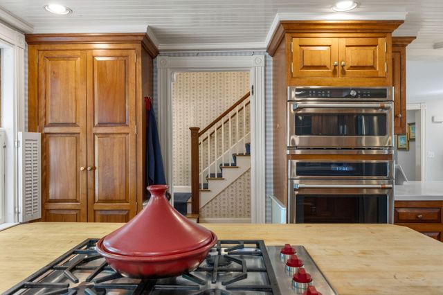 18 Old County Road, Sandwich, MA 02563