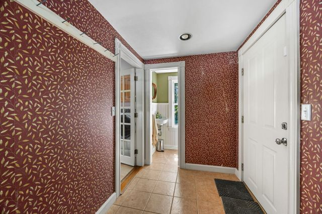 18 Old County Road, Sandwich, MA 02563