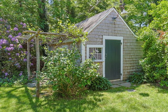 18 Old County Road, Sandwich, MA 02563